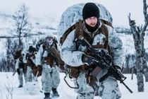 Lính thủy đánh bộ Mỹ trong quá trình huấn luyện ở Bắc Cực tại Na Uy. Ảnh: MW.