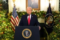 Tổng thống Mỹ Donald Trump phát biểu trước toàn quốc từ Nhà Trắng ở Washington, D.C., ngày 17/12. Ảnh: AFP.