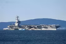 Tàu sân bay USS Gerald R Ford neo đậu tại Split, Croatia ngày 29/3. Ảnh: EPA.