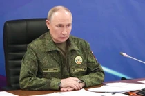 Ngày 27/12, Tổng thống Nga Vladimir Putin chủ trì cuộc họp về tình hình tại khu vực tác chiến đặc biệt tại một sở chỉ huy phụ trợ của Nhóm Lực lượng Liên hợp. Ảnh: Sputnik.