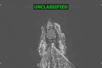 Ngày 15/12, Bộ Tư lệnh miền Nam Mỹ đã công bố đoạn video mới cho thấy "các cuộc tấn công vào 3 tàu do các Tổ chức Khủng bố điều hành trong vùng biển quốc tế", theo chỉ thị của Bộ trưởng Chiến tranh Pete Hegseth. Ảnh: CNN.