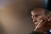 Tổng thống Mỹ Donald Trump tham dự cuộc họp báo tại Nhà Trắng, sau phán quyết của Tòa án Tối cao rằng ông đã vượt quá thẩm quyền khi áp đặt thuế quan, ngày 20/2. Ảnh: Reuters.