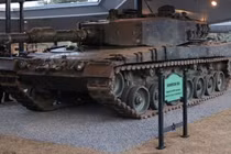 Xe tăng Leopard 2A4 của Ukraine được trưng bày tại Triều Tiên. Ảnh: MW.