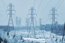 Mạng lưới điện Ukraine bị ảnh hưởng nặng nề sau đòn tấn công đáp trả của Nga. Ảnh: Getty.