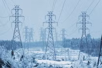 Mạng lưới điện Ukraine bị ảnh hưởng nặng nề sau đòn tấn công đáp trả của Nga. Ảnh: Getty.