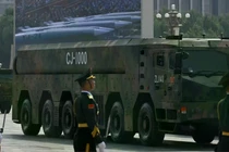 Hình ảnh một tên lửa hành trình CJ-1000 được trưng bày trong một cuộc duyệt binh quân sự. Ảnh: Getty.