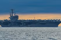 Tàu sân bay lớp Nimitz USS George H.W. Bush. Ảnh: Getty.