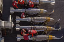 Nhiều loại vũ khí chủ lực của Mỹ đã bị hao mòn nghiêm trọng trong chiến tranh với Iran. Ảnh: Getty.