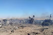 Xác máy bay trực thăng quân sự Mỹ bị rơi trong một nhiệm vụ giải cứu phi công người Mỹ mất tích của chiếc F-15E vào ngày 5/4. Ảnh: Getty.