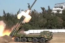 Hệ thống pháo phản lực PCL-191 của Trung Quốc trong cuộc tập trận "Sứ mệnh Công lý 2025". Ảnh: MW.