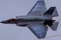 Chiến đấu cơ F-35C của Hải quân Mỹ. Ảnh: MW.