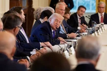 Tổng thống Mỹ Donald Trump phát biểu trong cuộc họp với các lãnh đạo ngành dầu khí tại Phòng Đông của Nhà Trắng hôm 9/1. Ảnh: Getty.