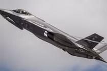 Máy bay chiến đấu thế hệ thứ năm F-35 của Không quân Mỹ. Ảnh: MW.