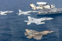 Tàu sân bay lớp Nimitz USS Abraham Lincoln. Ảnh: Getty.