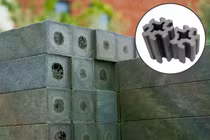 Vật liệu xây dựng được làm từ chất thải nhựa tái chế trong một bức ảnh minh họa. Ảnh: Getty.