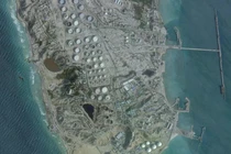 Ảnh vệ tinh chụp một kho chứa dầu tại đảo Kharg, Iran ngày 25/2. Ảnh: Reuters.