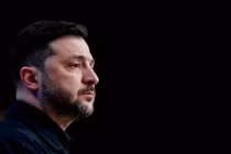 Tổng thống Ukraine Volodymyr Zelensky tham dự cuộc họp báo vào ngày diễn ra hội nghị thượng đỉnh các nhà lãnh đạo Liên minh châu Âu tại Brussels, Bỉ, ngày 18/12. Ảnh: Reuters.