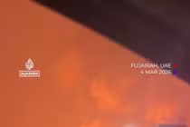 Hỏa hoạn tại kho dầu ở UAE chưa được dập tắt, một ngày sau khi bị UAV Iran tấn công