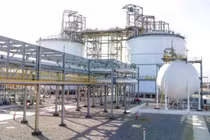 Tại sa mạc Gobi, ngoại ô Golmud, tỉnh Thanh Hải, một cơ sở đang sử dụng khí nén để lưu trữ năng lượng. Ảnh: SCMP.