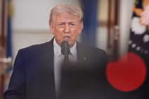 Tổng thống Mỹ Donald Trump có bài phát biểu trước toàn quốc về cuộc chiến tranh với Iran tại Nhà Trắng ở Washington, D.C., Mỹ ngày 1/4. Ảnh: Reuters.