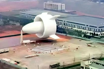 Khí cầu có hình dáng kỳ lạ ở Trung Quốc. Ảnh: IE.