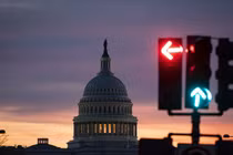 Hạ viện Mỹ đã không thể thông qua nghị quyết ngăn ông Trump dùng vũ lực ở Venezuela. Ảnh: Getty.