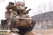 Robot chiến đấu ZRY222 của Trung Quốc. Ảnh: MW.