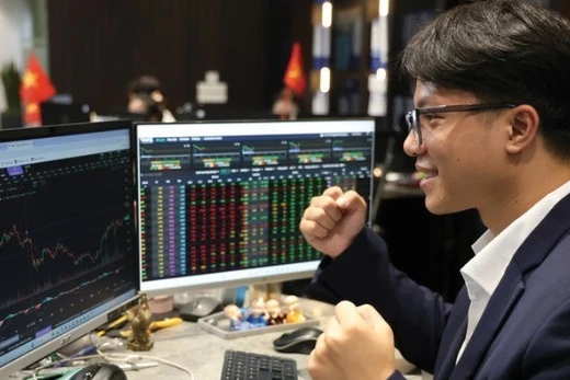 VN-Index lập đỉnh mới trên 1.900 điểm, động lực đến từ đâu?