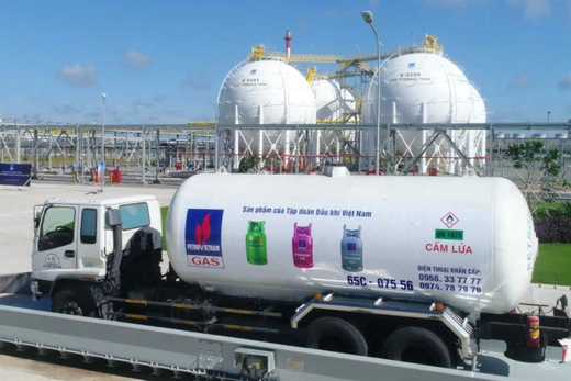 Vì sao loạt cổ phiếu doanh nghiệp Nhà nước tăng trần đầu năm?