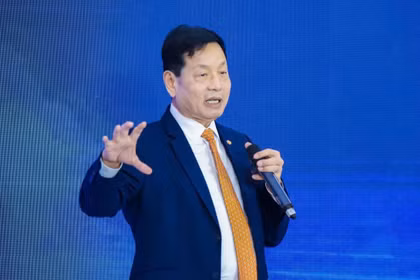 Cổ phiếu FPT giảm sâu, Chủ tịch Trương Gia Bình chia sẻ điều gì với cổ đông?