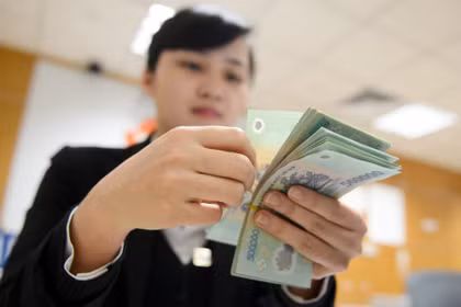 Lộ diện ngân hàng trả lương "khủng" nhất hiện nay, vượt mặt VietinBank, BIDV, MB, Vietcombank