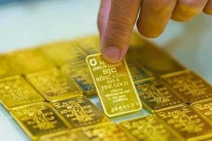 Người mua vàng lỗ hơn 20 triệu đồng/lượng sau 1 tuần, chuyên gia đưa ra lời khuyên