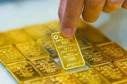 Người mua vàng lỗ hơn 20 triệu đồng/lượng sau 1 tuần, chuyên gia đưa ra lời khuyên