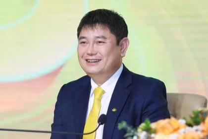 Bầu Thụy ứng cử vào HĐQT, cổ phiếu Sacombank tăng 5,5%