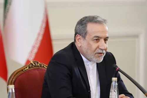 Ngoại trưởng Iran Abbas Araghchi phát biểu trong cuộc gặp với các đại sứ nước ngoài tại Iran, ở Tehran, Iran, ngày 5/10/2025. Ảnh: Reuters.