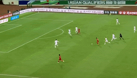 Bàn thua thứ ba của tuyển Trung Quốc (Ảnh: Sohu). Bàn thua thứ ba của tuyển Trung Quốc (Ảnh: Sohu).