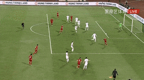 Bàn thua thứ hai của tuyển Trung Quốc (Ảnh: Sohu). Bàn thua thứ hai của tuyển Trung Quốc (Ảnh: Sohu).