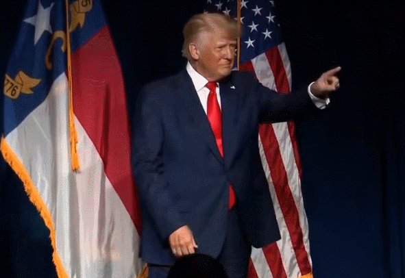 Ông Trump chiếm diễn đàn suốt 90 phút (Ảnh: Guancha).