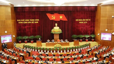 Sáng 4/10/2021, Hội nghị lần thứ tư Ban Chấp hành Trung ương Đảng khóa XIII đã khai mạc trọng thể tại thủ đô Hà Nội. Tổng Bí thư Nguyễn Phú Trọng chủ trì, phát biểu khai mạc hội nghị (Ảnh: TTXVN)