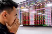 Nhiều cổ phiếu chao đảo thời gian qua sau những tin đồn vô căn cứ. Ảnh minh hoạ: HT