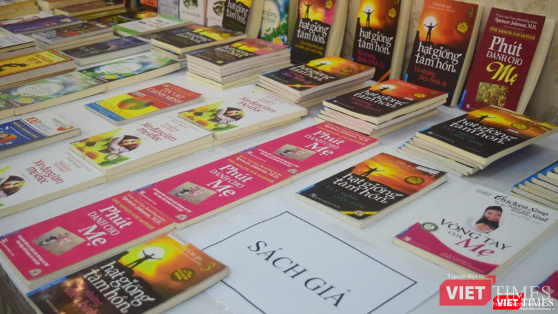 Sách giả, sách lậu đẹp không thua gì sách thật cũng làm khó cho người tiêu dùng sản phẩm văn hóa 