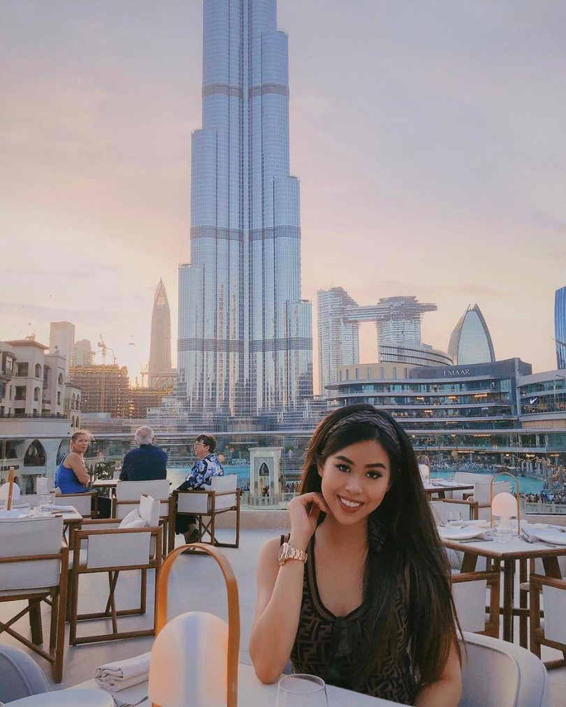 Người đẹp Tiên Nguyễn tên thật là Nguyễn Thảo Tiên, con gái của ông Johnathan Hạnh Nguyễn