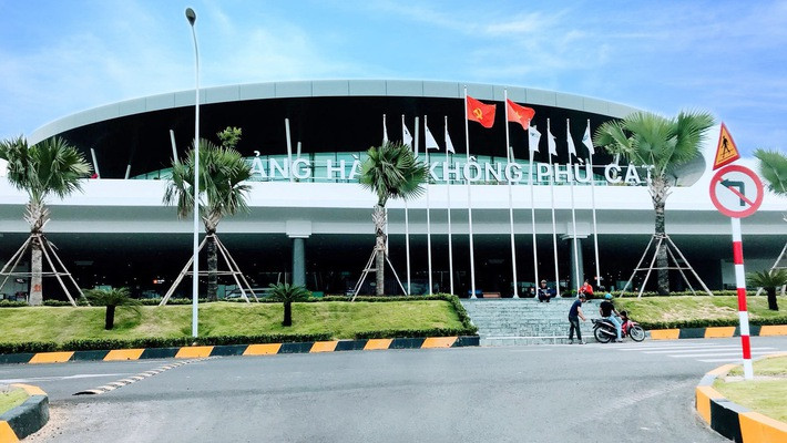 Về lý thuyết, tàu bay của Bamboo Airways phải đậu đêm ở sân bay Phù Cát nhưng thực tế có phải vậy?... Về lý thuyết, tàu bay của Bamboo Airways phải đậu đêm ở sân bay Phù Cát nhưng thực tế có phải vậy?...