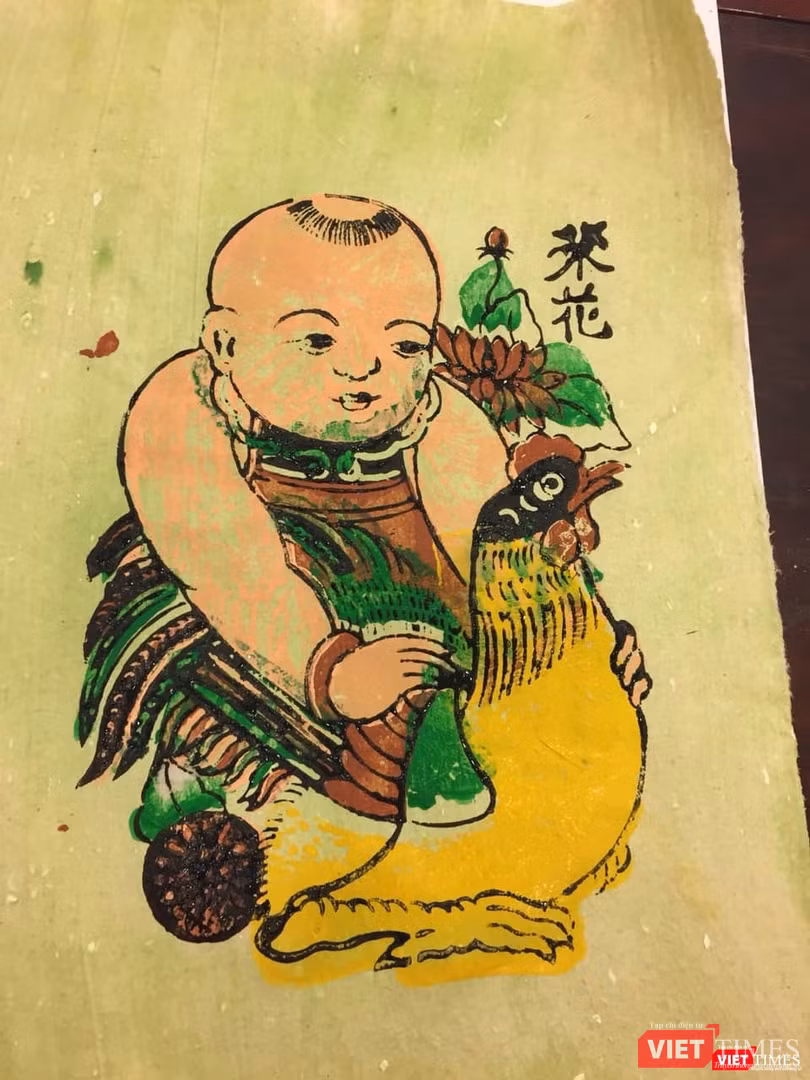 Một thành phẩm thử nghiệm bức "Em bé ôm gà" - Tranh dân gian Đông Hồ truyền thống, biểu tượng của Phúc - Lộc, thường được treo vào ngày xuân