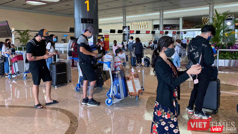 Ảnh: Nhân vật gửi về từ Singapore