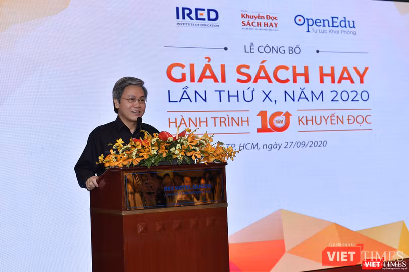 Nhà giáo dục Giản Tư Trung chia sẻ về hành trình 10 năm khuyến đọc của giải Sách hay 