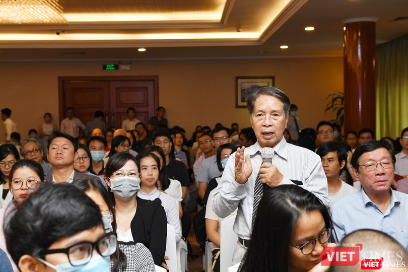 Dịch giả Trần Văn Thuận nhận giải Sách hay 2020 với việc chuyển ngữ cuốn 