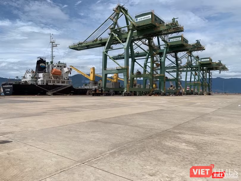 Một góc cảng Formosa Sơn Dương. Một góc cảng Formosa Sơn Dương.