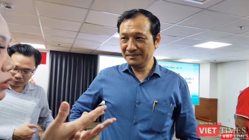 Đại diện cơ quan quản lý, ông Lê Hoài Nam, Phó Giám đốc Sở GD&ĐT TP.HCM cho rằng mâu thuẫn khó hòa giải (Ảnh: Hòa Bình) Đại diện cơ quan quản lý, ông Lê Hoài Nam, Phó Giám đốc Sở GD&ĐT TP.HCM cho rằng mâu thuẫn khó hòa giải (Ảnh: Hòa Bình)