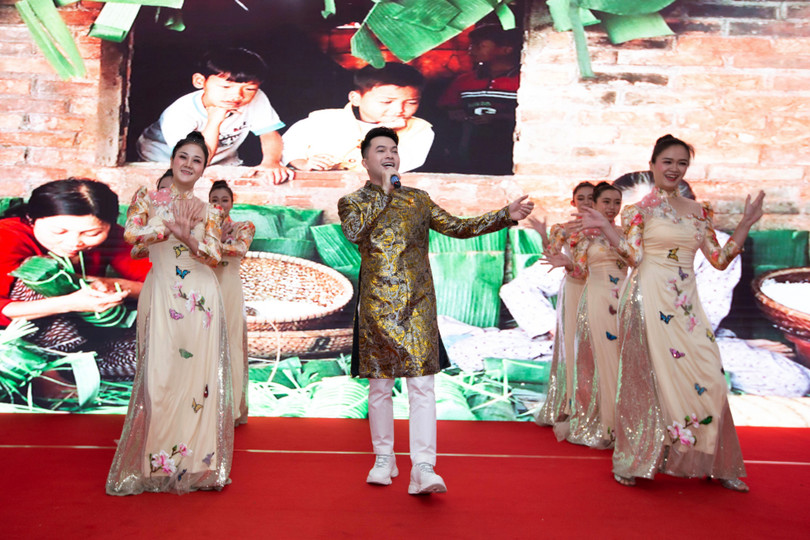 Ca sĩ Nam Cường trình diễn mừng "Tết Việt Canh Tý 2020" Ca sĩ Nam Cường trình diễn